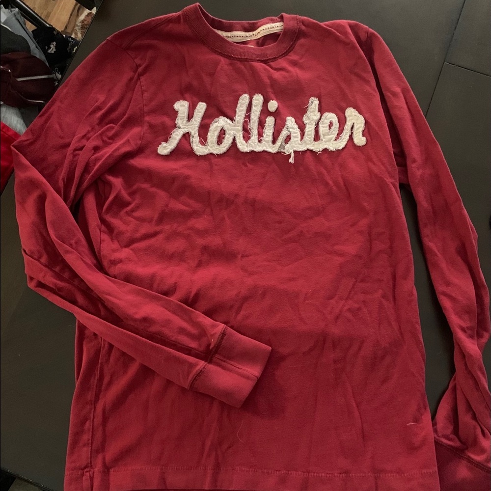 Women’s medium Hollister long sleeve.